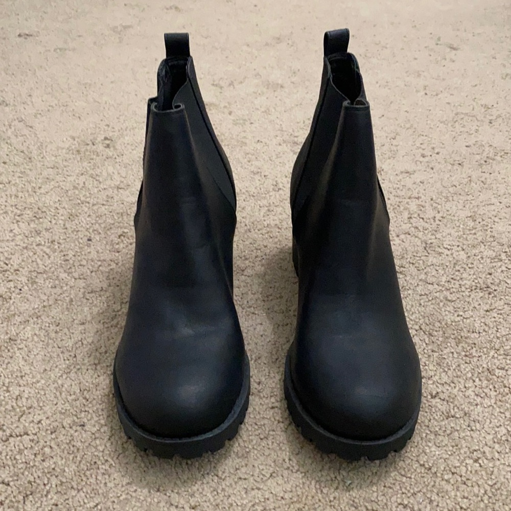 Lisbon black high heel ankle booties US 10